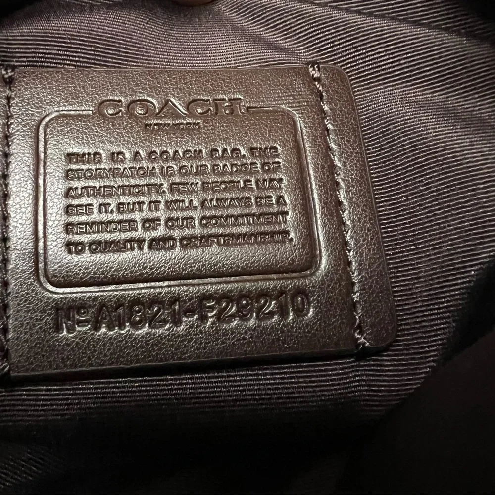 CoachCross Body Bag)F29210 Light Khaki X Chalk Signature Shoulder.NWOT - Picture 12 of 12